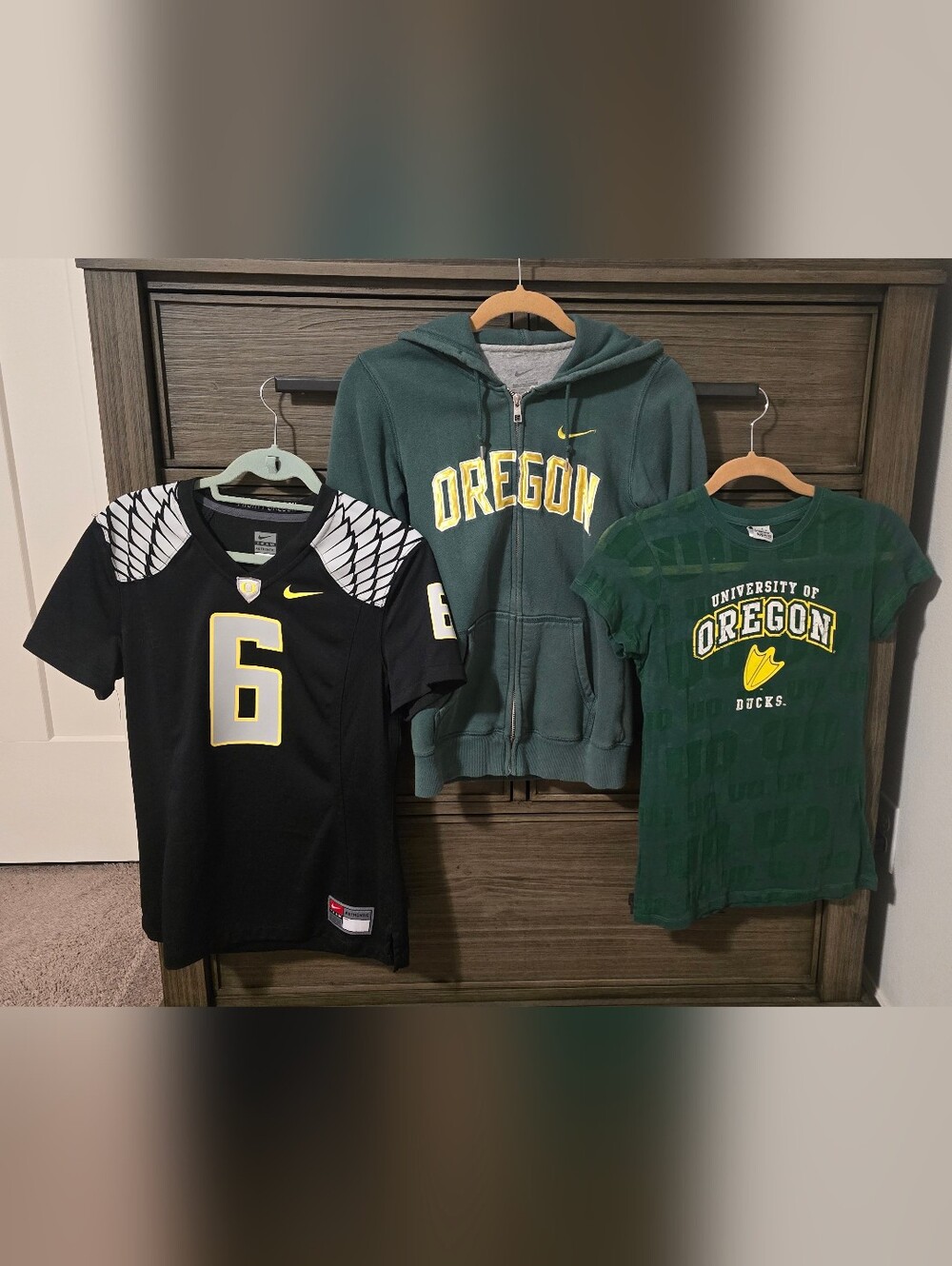 Nike Women's Oregon Ducks Hoodie, Jersey & Tee Bundle Size Small